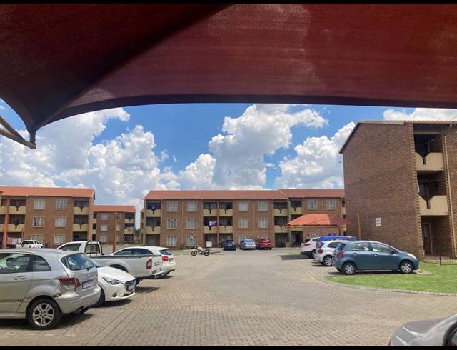 2 BEDROOM APARTMENT FOR SALE IN COMET